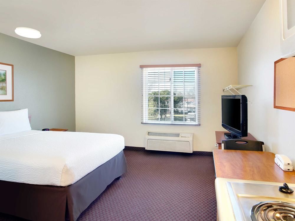 Woodspring East I-12 Hotel Baton Rouge